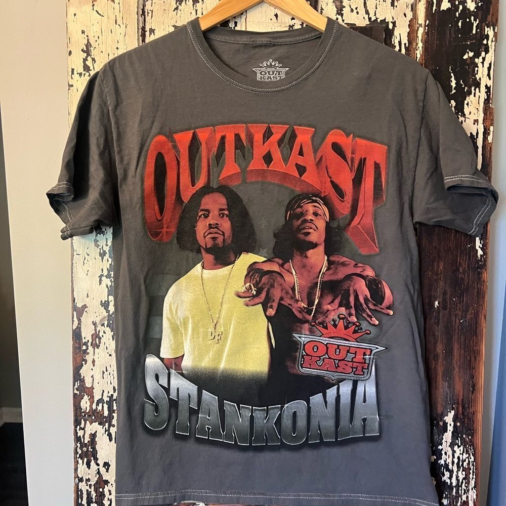 OutKast Stankonia Graphic Gray T-Shirt. Unisex size small.